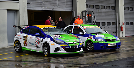 WS Racing: Astra OPC Fahrzeuge in der VLN<br>Foto: Michael Perey/Agentur Autosport.at