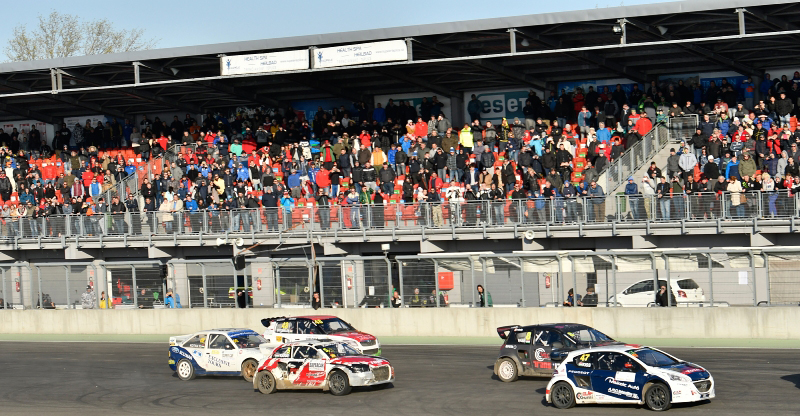 Volle Trib&uuml;nen und ein sehr gro&szlig;es Starterfeld zum Saisonauftakt auf dem Slovakiaring