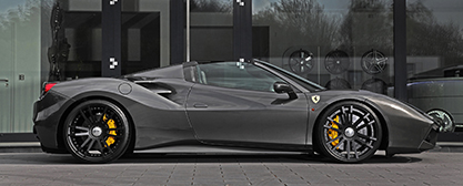 Im Rennen um die h&ouml;here Leistung im mittleren Supersportwagensegment setzt Ferrari dem McLaren 675LT den 488 vor die Nase und buhlt um die elit&auml;re K&auml;uferschaft. 