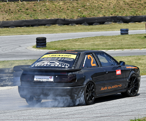 Benjamin Klabutschar - Auf Einladung des Veranstalters bot GDrift Performance qualmende Drift Action im Rahmenprogramm