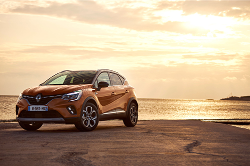 21233562 2019 New Renault CAPTUR tests drive in Greece